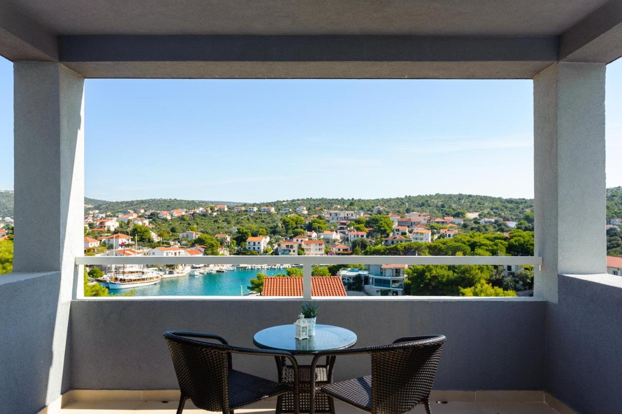 Villa Sena Ražanj Exteriör bild